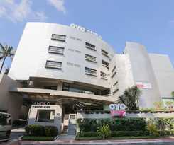 OYO 190 Anglo Residences