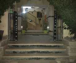 Queen Hostel