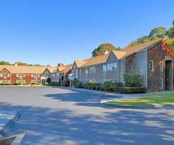 Hotel Gold Star Inn and Suites