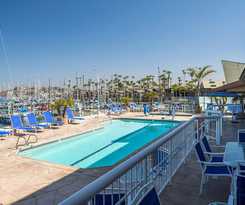 Hotel Bay Club and Marina