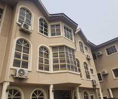 Hotel Clen Phils and Suites