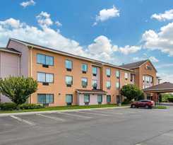 Comfort Inn and Suites Farmington - Victor