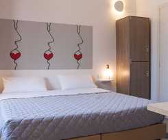  Lobby Collective Hostel