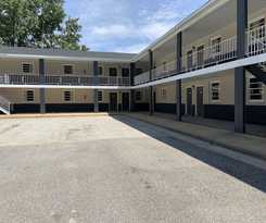 Hotel Birchwood Suites
