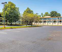Hotel Suburban Studios