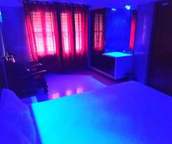 Hotel Iroomz Savitri Guest House