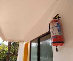 Hotel Iroomz Gananjaya - Hostel