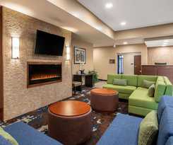 Hotel Comfort Inn and Suites Ames near ISU Campus