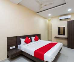 OYO 28247 SMR Palace