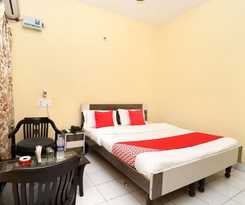 Hotel OYO 30127 Sabina International