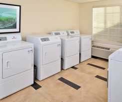 Hotel Candlewood Suites Lodi, an IHG