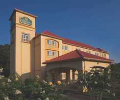 La Quinta Inn and Suites by Wyndham Norfolk