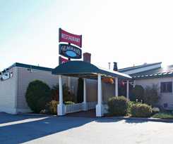 Hotel Fireside Inn and Suites