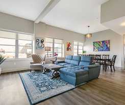 Modern Condos in California Building by Hosteeva