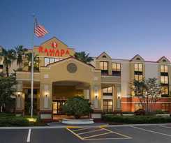 Hotel Ramada by Wyndham Suites Orlando Airport