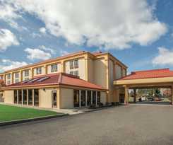 Hotel Majestica Inn and Suites