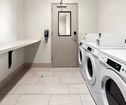 Holiday Inn Express Suites Sumner, an IHG