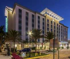 Hotel Dello Ft Lauderdale Airport, Tapestry Collection by Hilton