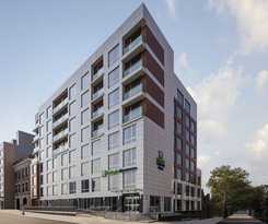 Hotel Holiday Inn Express and Suites Woodside LaGuardia Airport