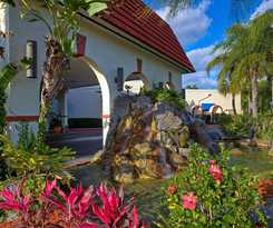 MAINGATE LAKESIDE RESORT