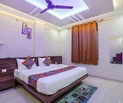 Hotel Fabhotel Nandini Grand