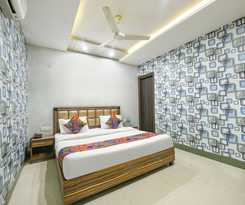 Hotel Fabhotel Ess Pee Grand