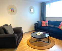 Impeccable Spacious 6-bed House in Romford