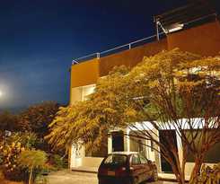Hotel Zugi Inn