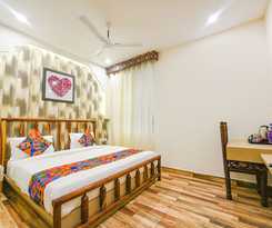 Hotel Fabhotel Nirvana Grand By Io