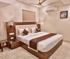 Fabhotel Prime Candle Wood