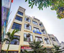 Hotel Fabhotel Deepak Palace