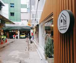 White House Hostel