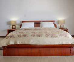 Rezz Aparthotel