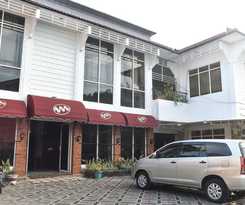 Hotel RedDoorz near Kampung Warna Warni
