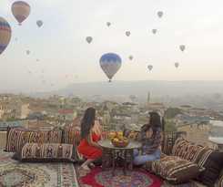 Hotel Kismet Cave Mansion