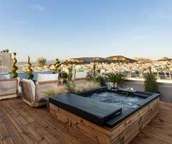 Supreme Luxury Suites by Athens Stay