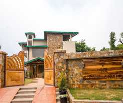 Hotel The Alpine Chalet Resort