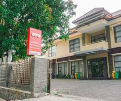 OYO 1740 Tekmira Residence Supratman Syariah