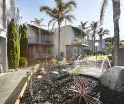 Hotel Whitecliffs Beach Resort