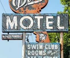 The Dive Motel and Swim Club