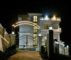 Hotel Charekh Food and Forest Resort