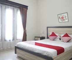Hotel OYO 1283 Guest House Loemajan