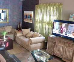 Umgwezi Lodge And Backpackers