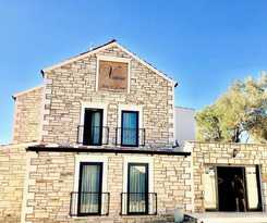  Victoria Hotel and Lounge