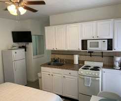 Hotel Tiana Beach Inn