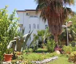 Safak Beach Motel