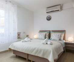 Split Apartments with Service
