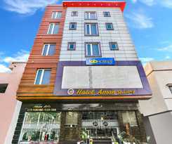 Hotel FabAman Residency