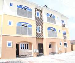 Hotel Blooms Spot and Apartments