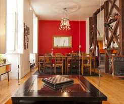 Living Lounge Hostel